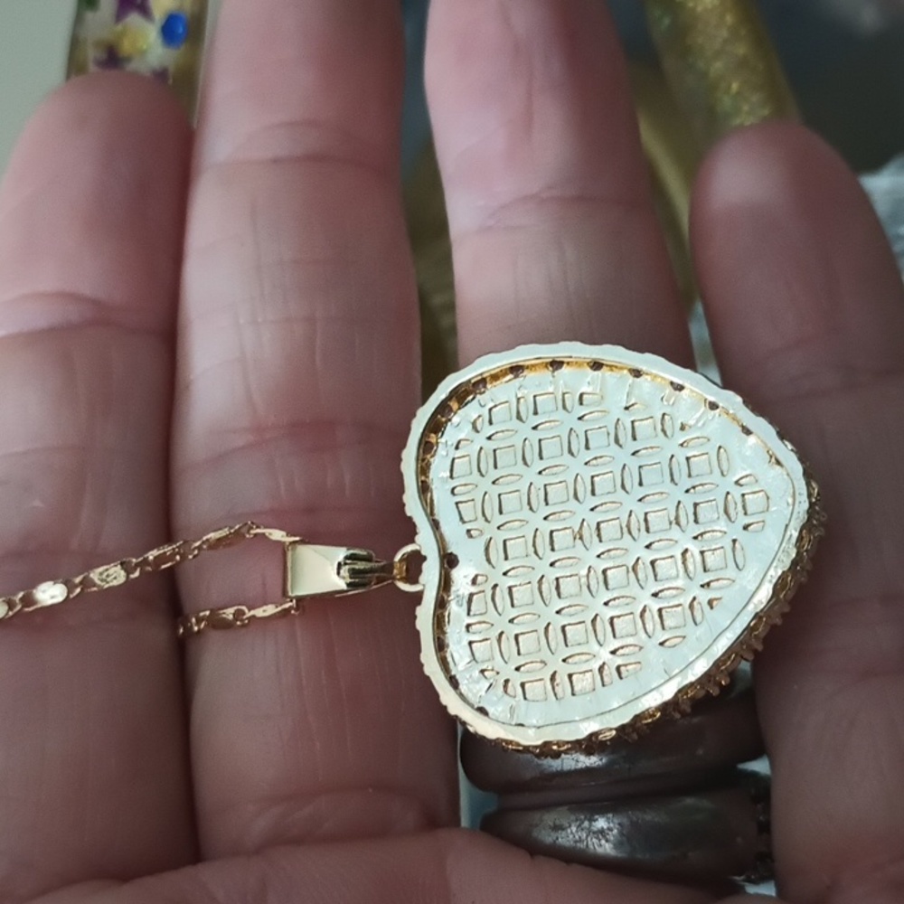 🆕 HELLO KITTY LAMINATED GOLD NECKLACE - Picture 12 of 12